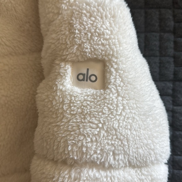 Alo Jacket size xs - Picture 2 of 4